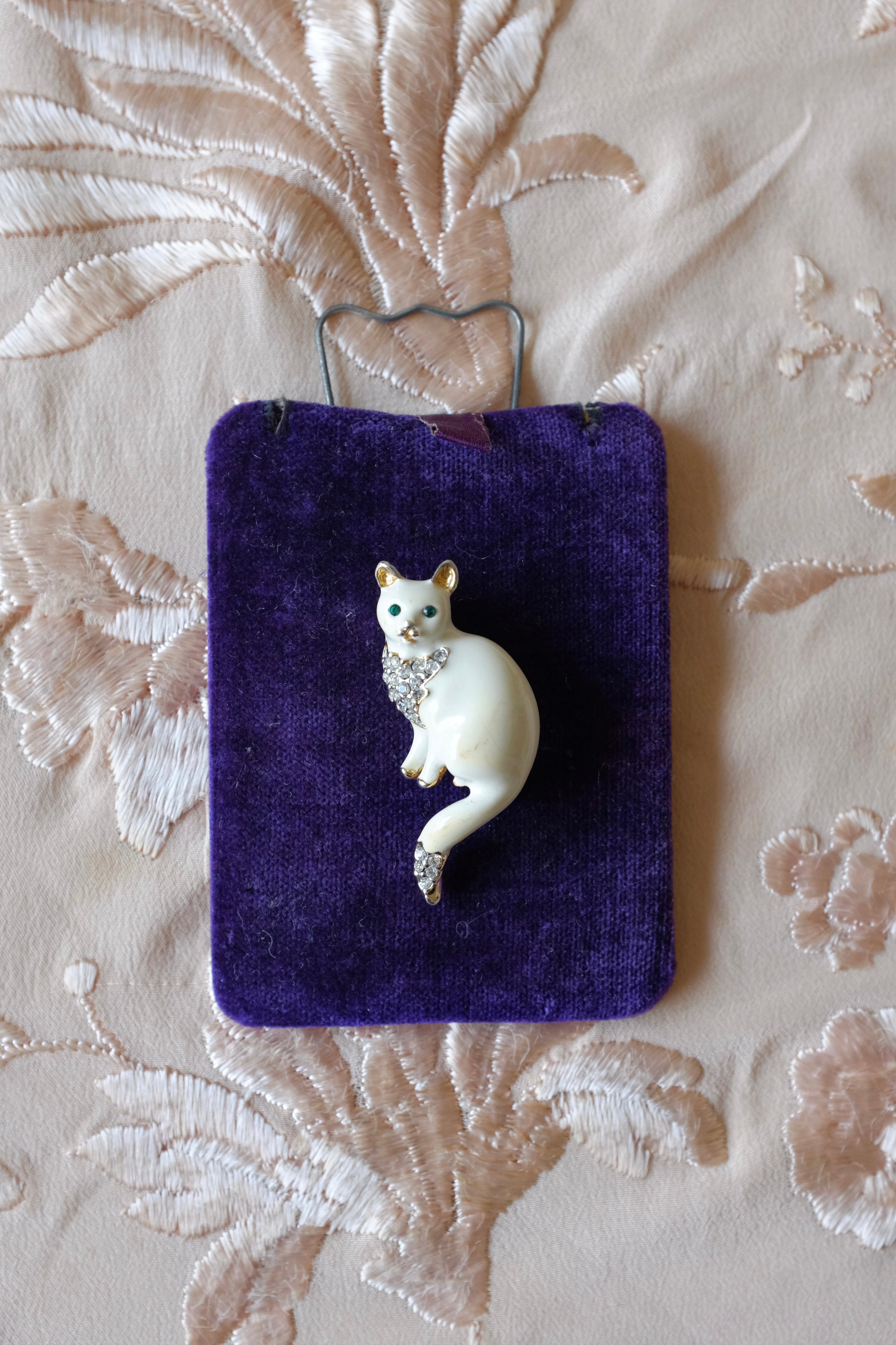 Vintage Enamel & Rhinestone Kitty Brooch