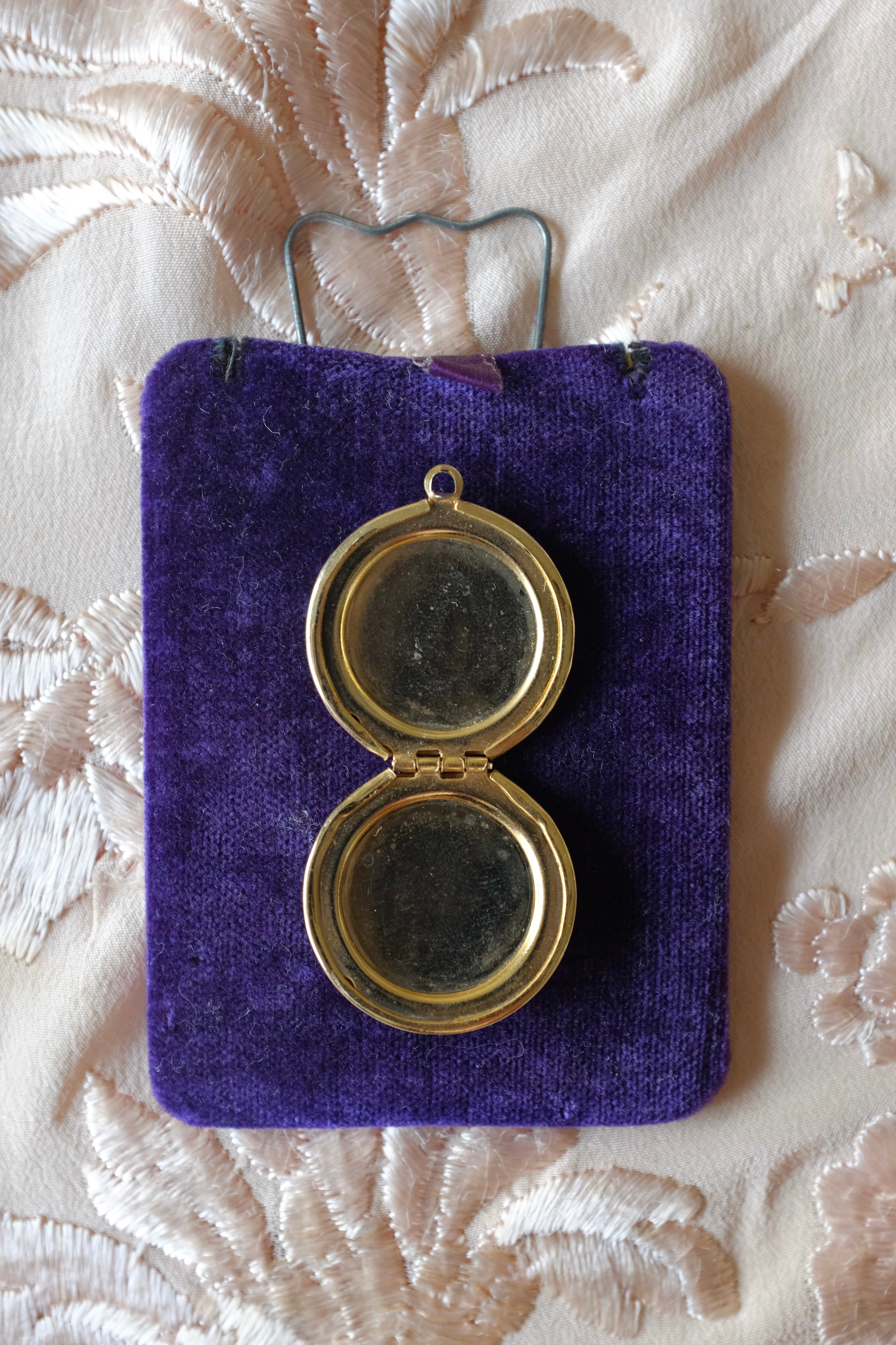 Vintage U.S. Capitol Locket