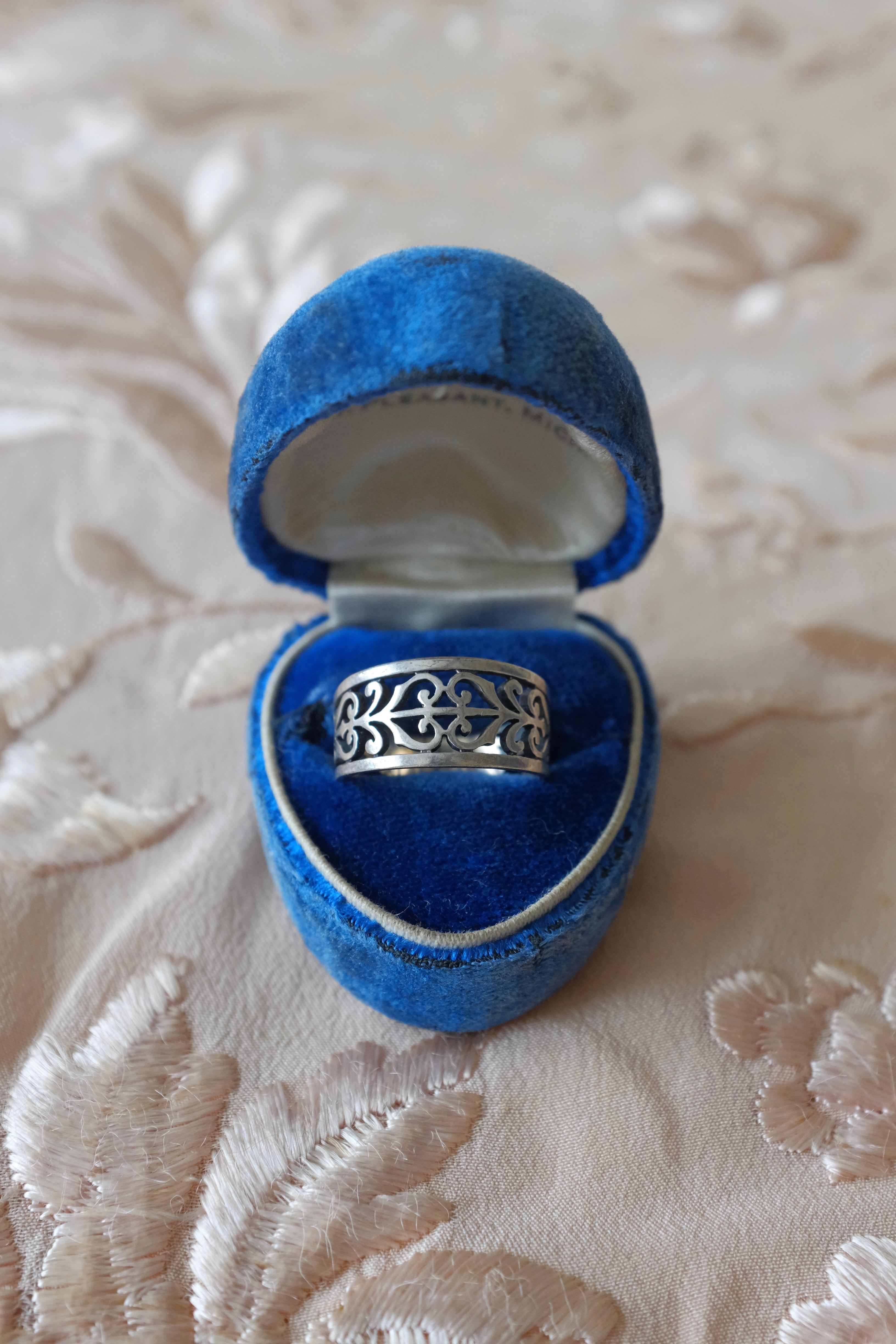 Sterling James Avery Ring (Retired)