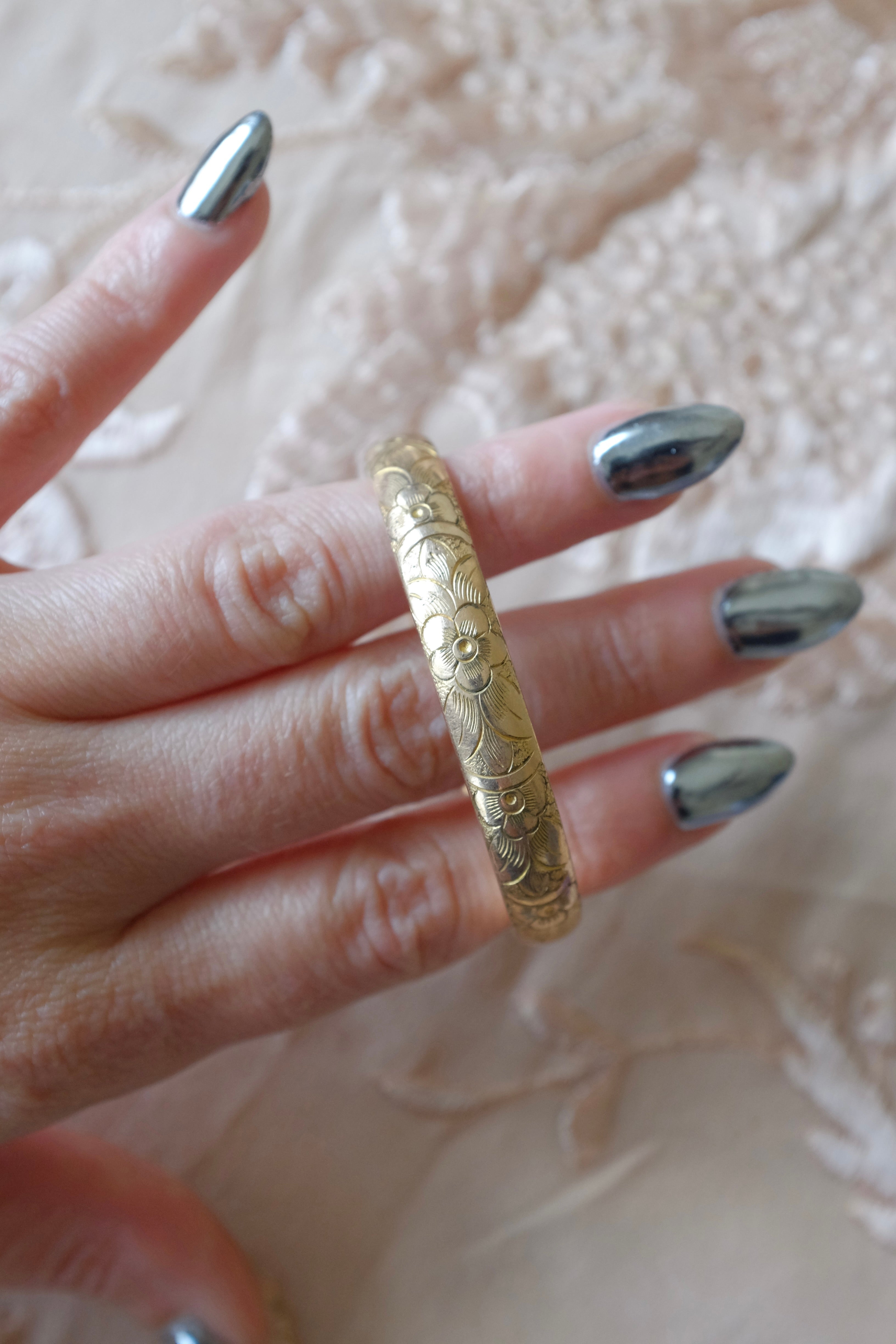 Vintage Floral Bangle Bracelet