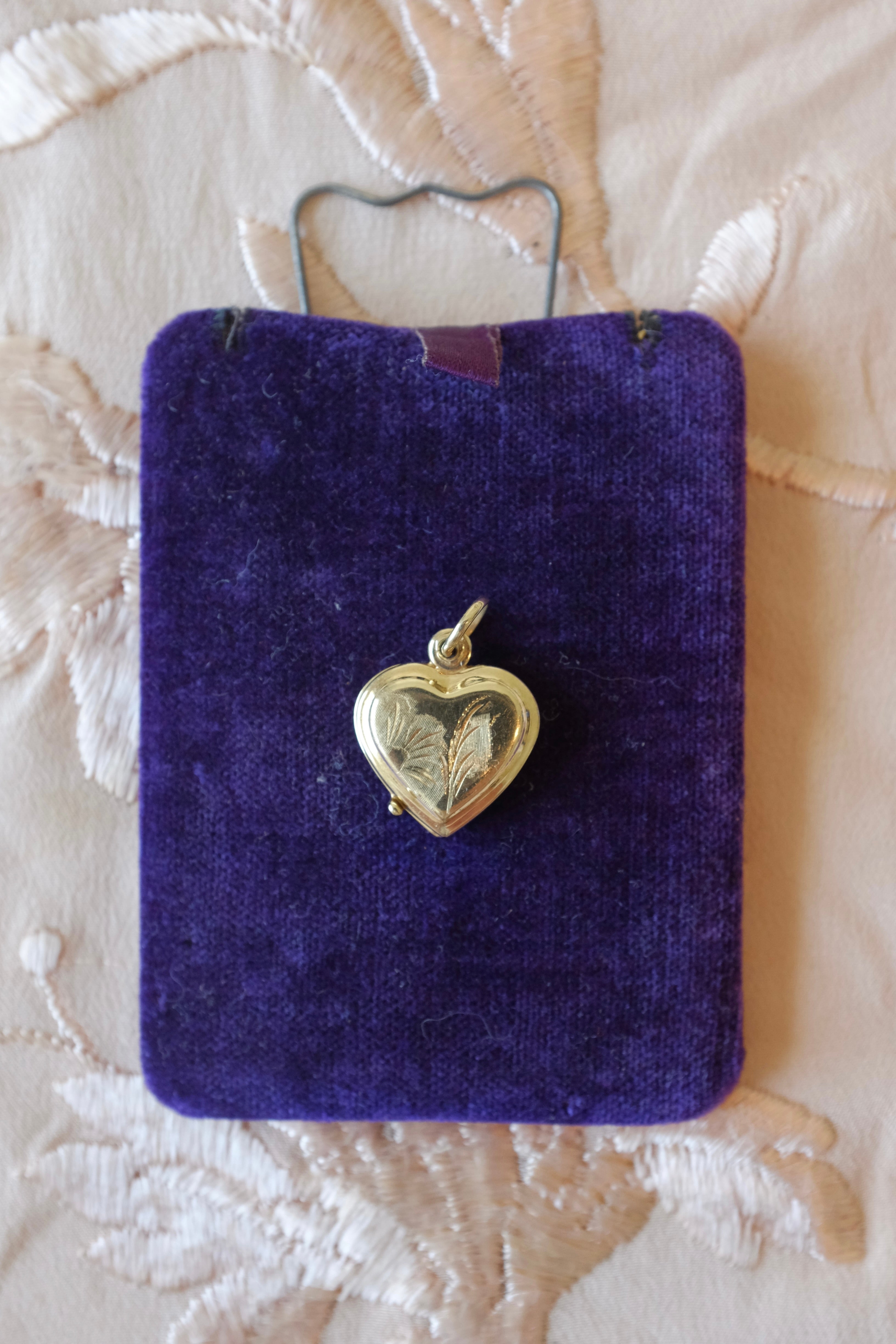 Vintage 14K Yellow Gold Sliding Heart Locket