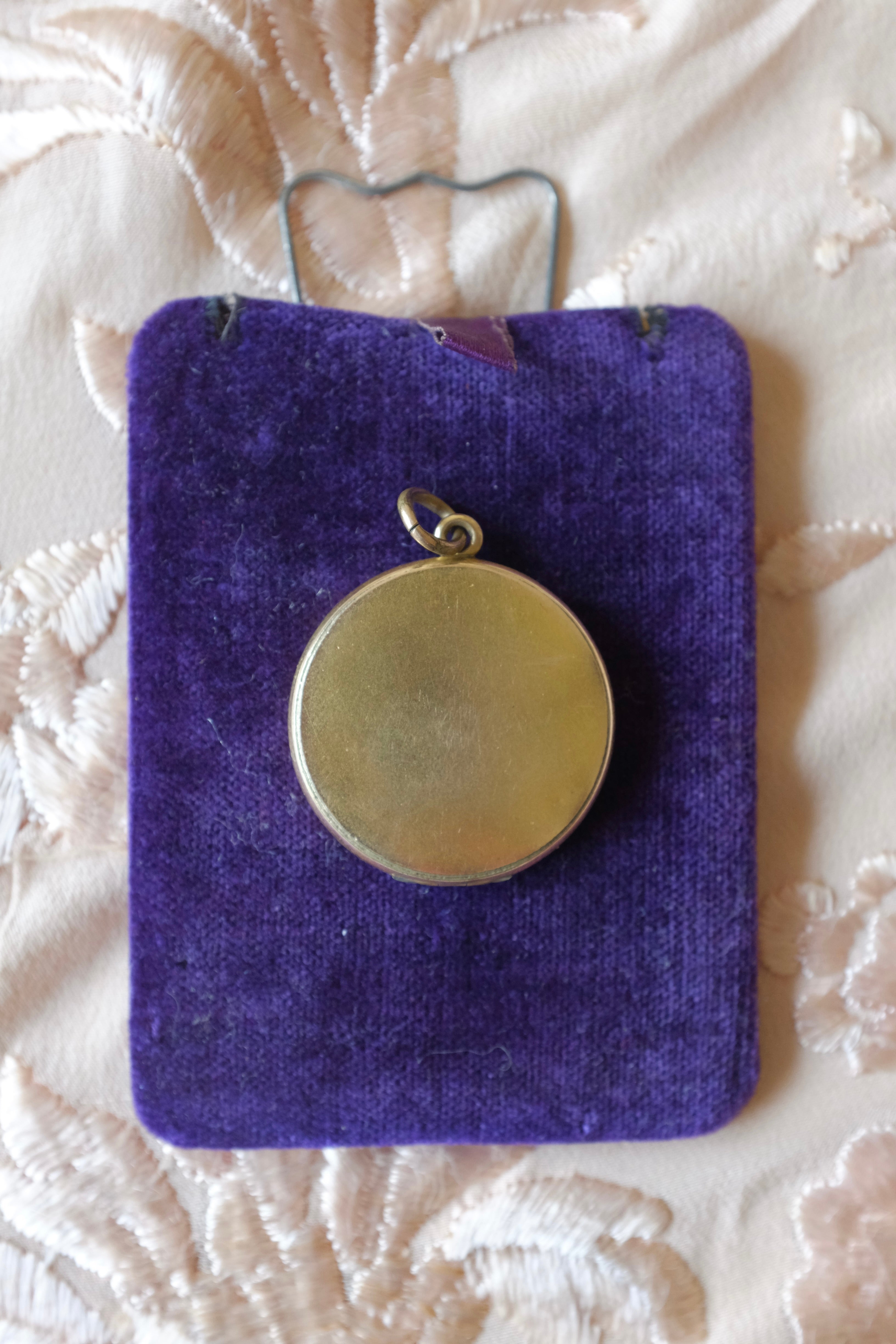 Antique Gold Filled Heart Wreath Locket